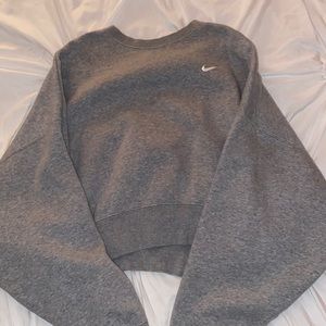 nike cropped sweatshirt